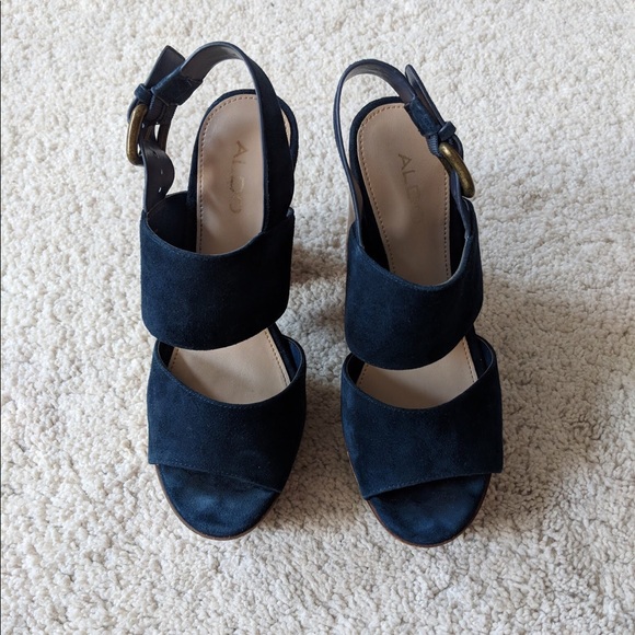 Platform sandals - Picture 2 of 3